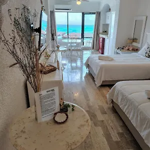  Apartment Beachfront With Ocean View